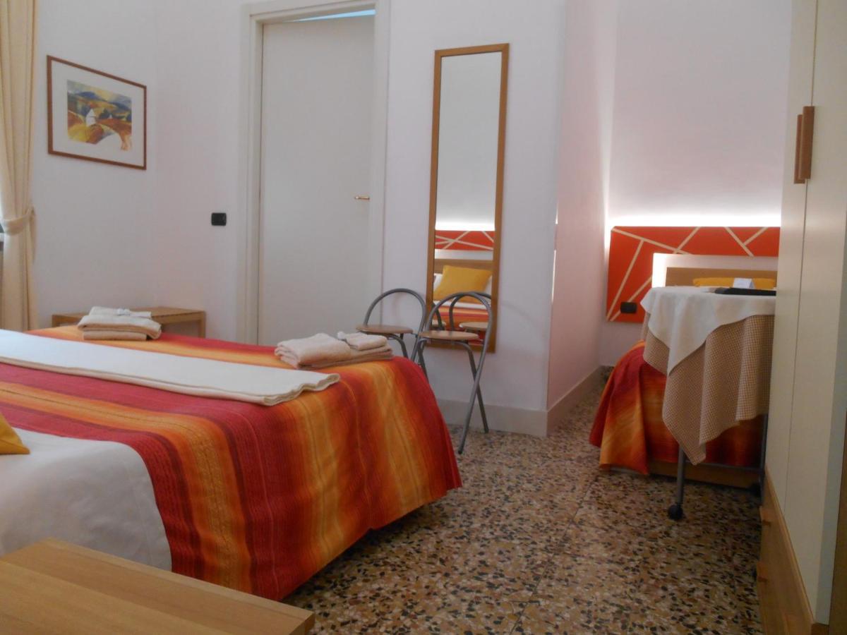 Le Rose Malpensa Bed & Breakfast Busto Arsizio Exterior photo