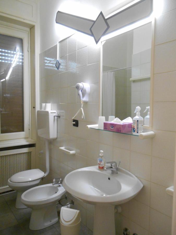 Le Rose Malpensa Bed & Breakfast Busto Arsizio Exterior photo