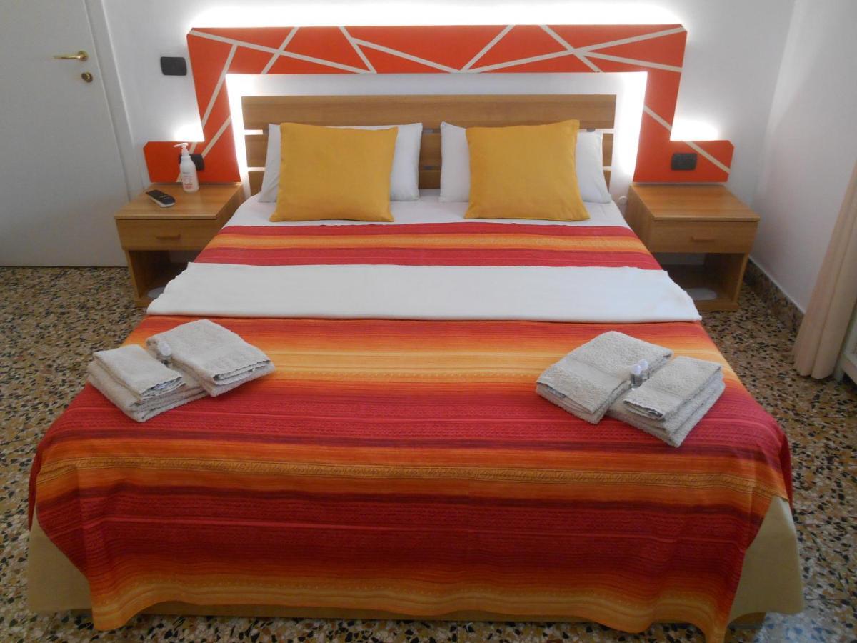 Le Rose Malpensa Bed & Breakfast Busto Arsizio Exterior photo