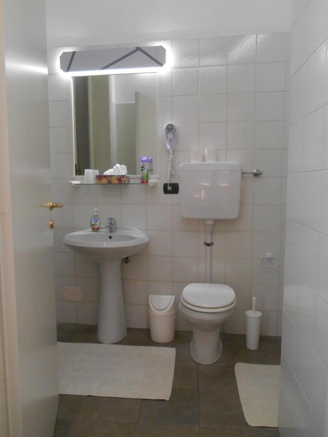 Le Rose Malpensa Bed & Breakfast Busto Arsizio Exterior photo