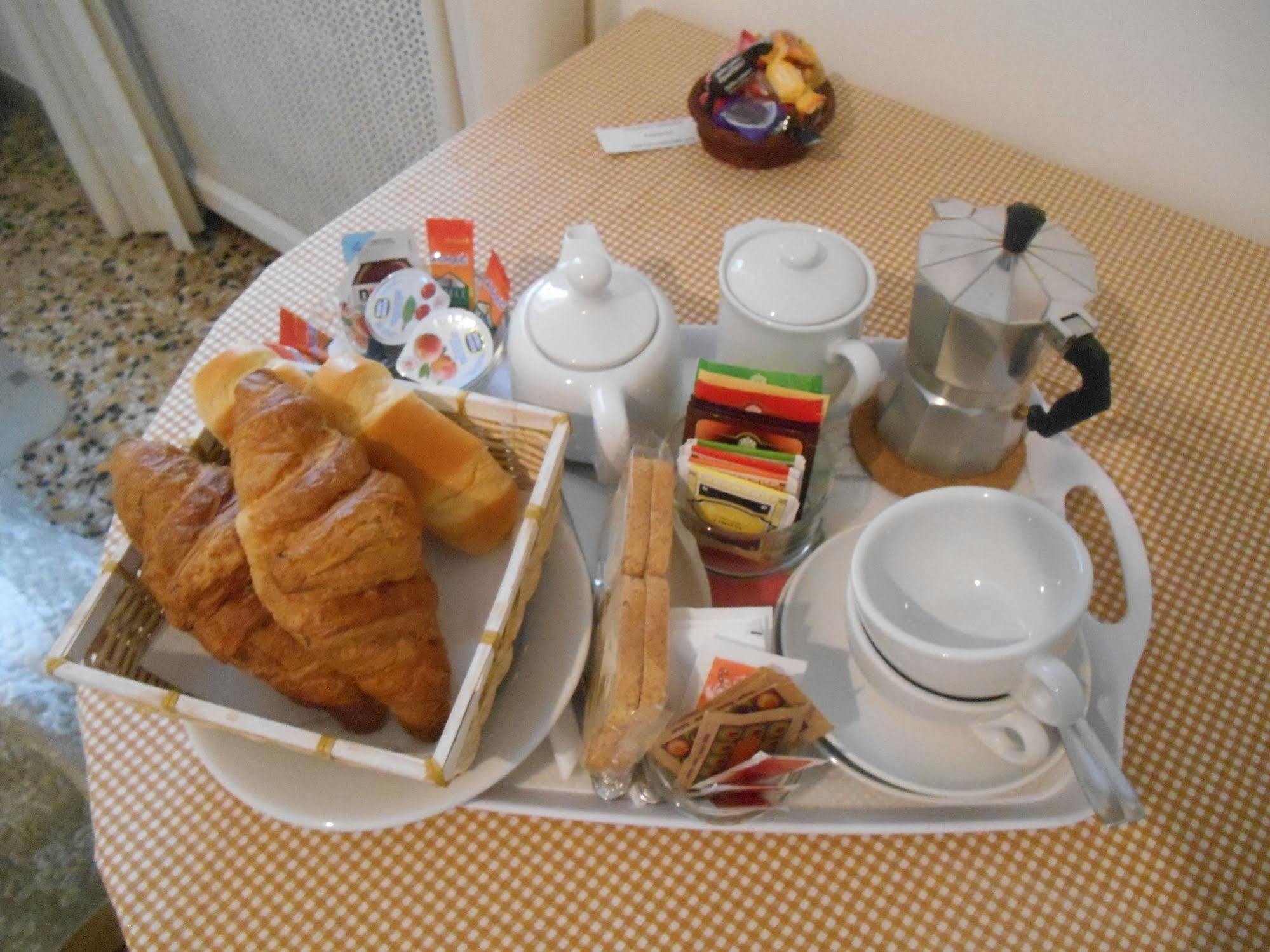 Le Rose Malpensa Bed & Breakfast Busto Arsizio Exterior photo
